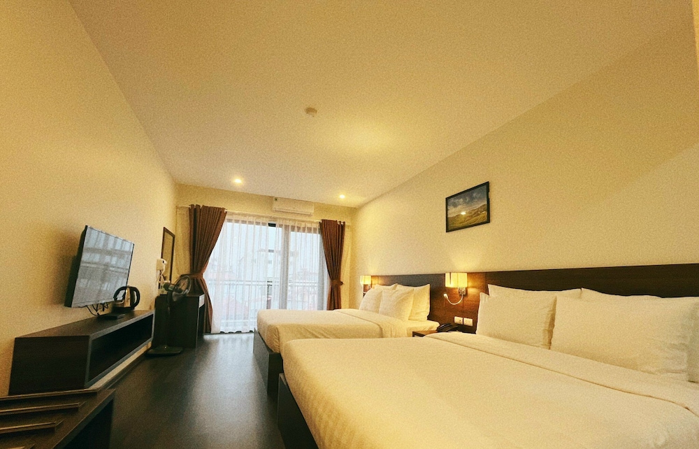Paragon Noi Bai Hotel and Pool 8/49