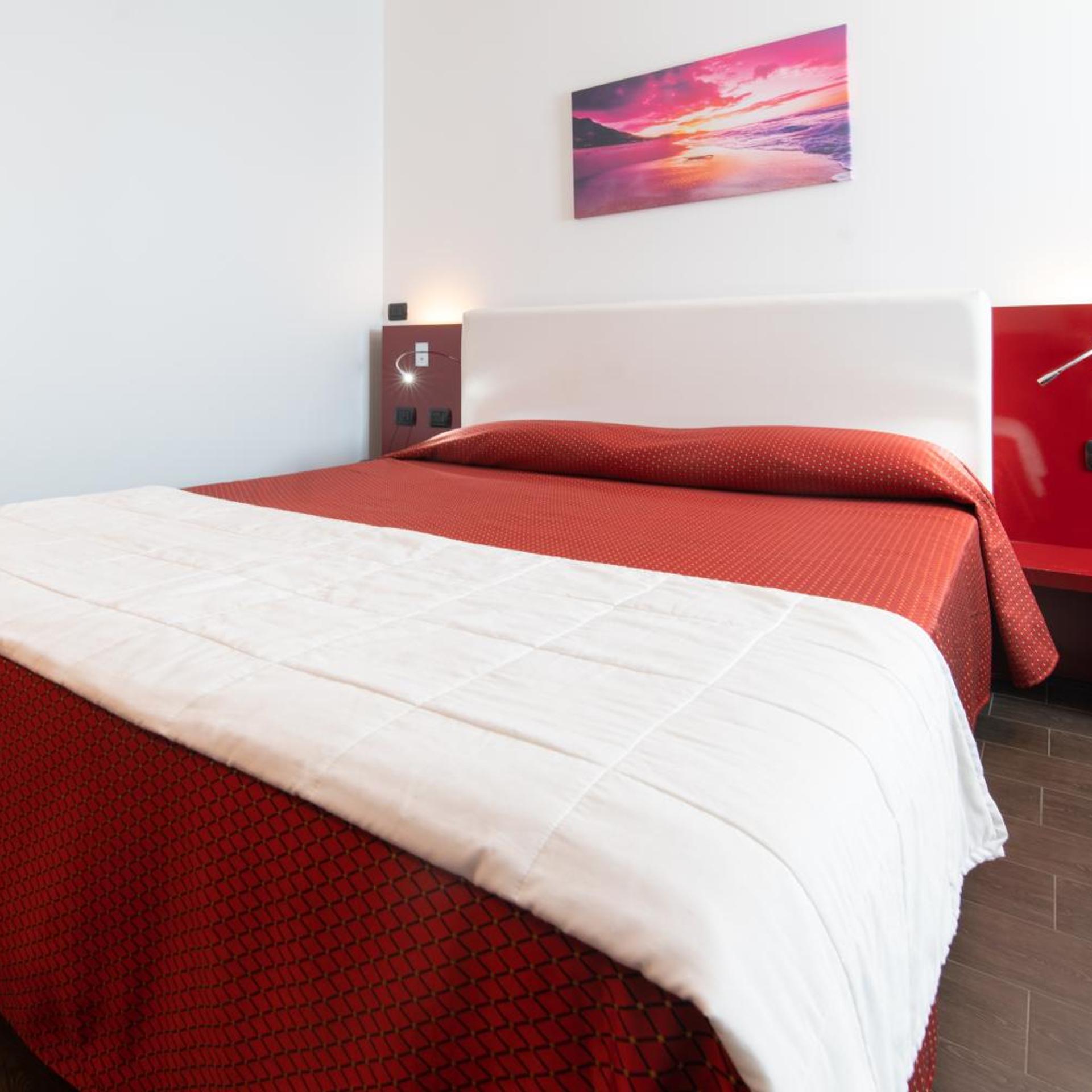 غرفة بسرير مزدوج، Hotel Mediterraneo 4/10