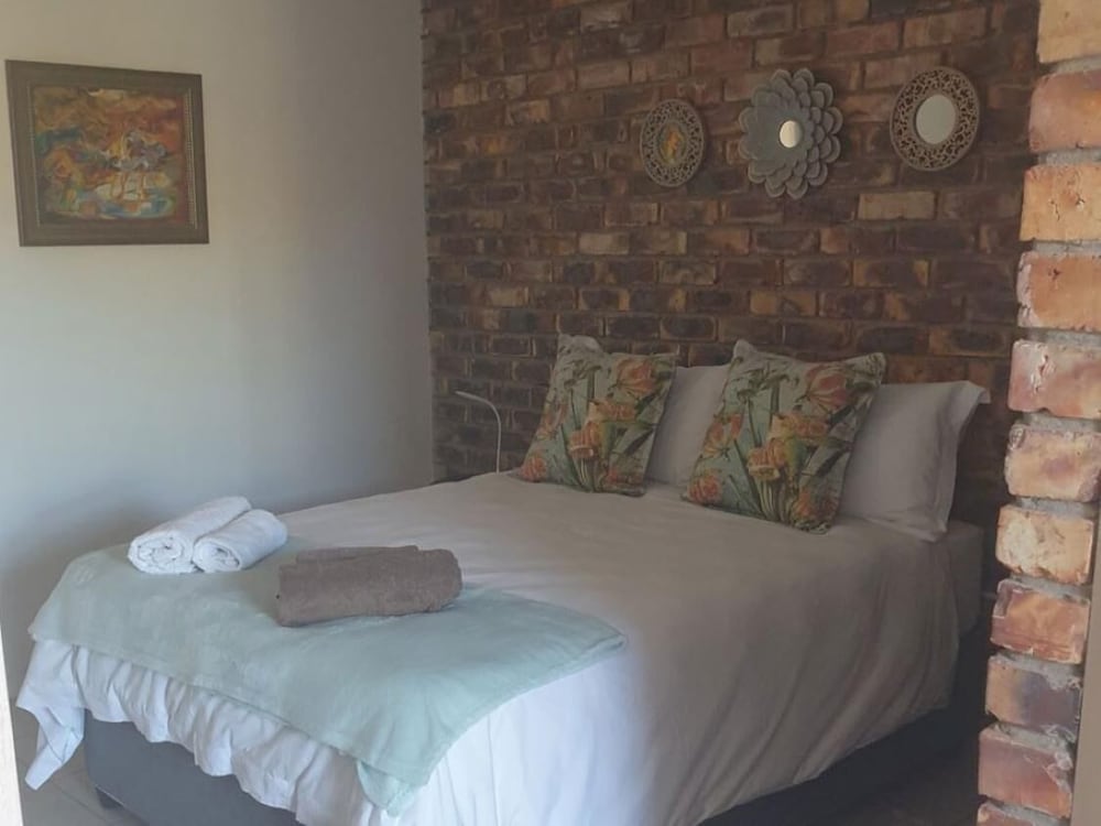 Clanwilliam Accommodation 12/46