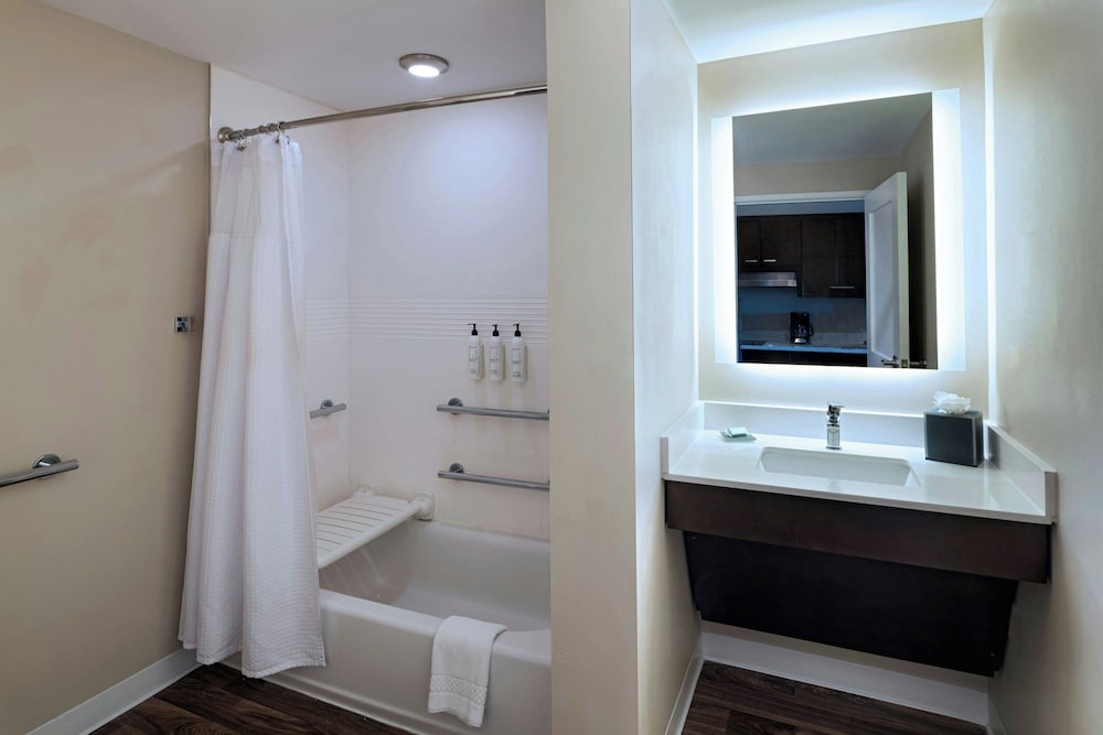 TownePlace Suites by Marriott El Paso North 29/32