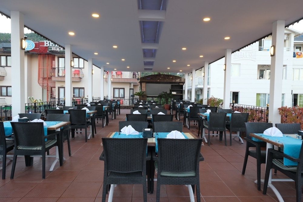Aleria Belport Beach Hotel 58/71