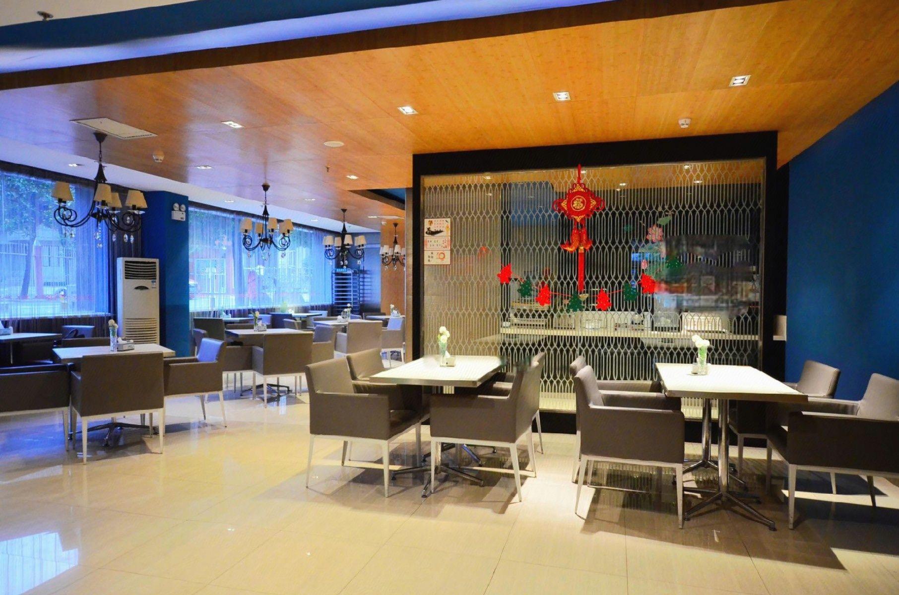 Jinjiang Inn (Wuhan Wuchang Railway Station) 51/54