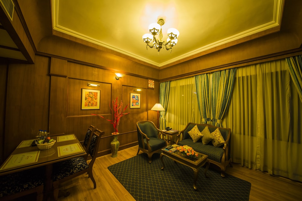 The Renai Cochin 27/43