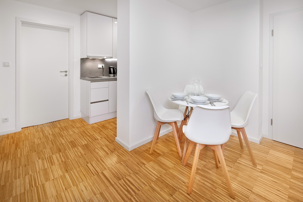 DownTown Suites Kodanska 27/42