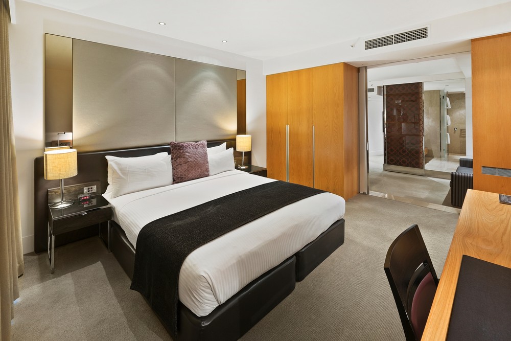 Premier, Suite