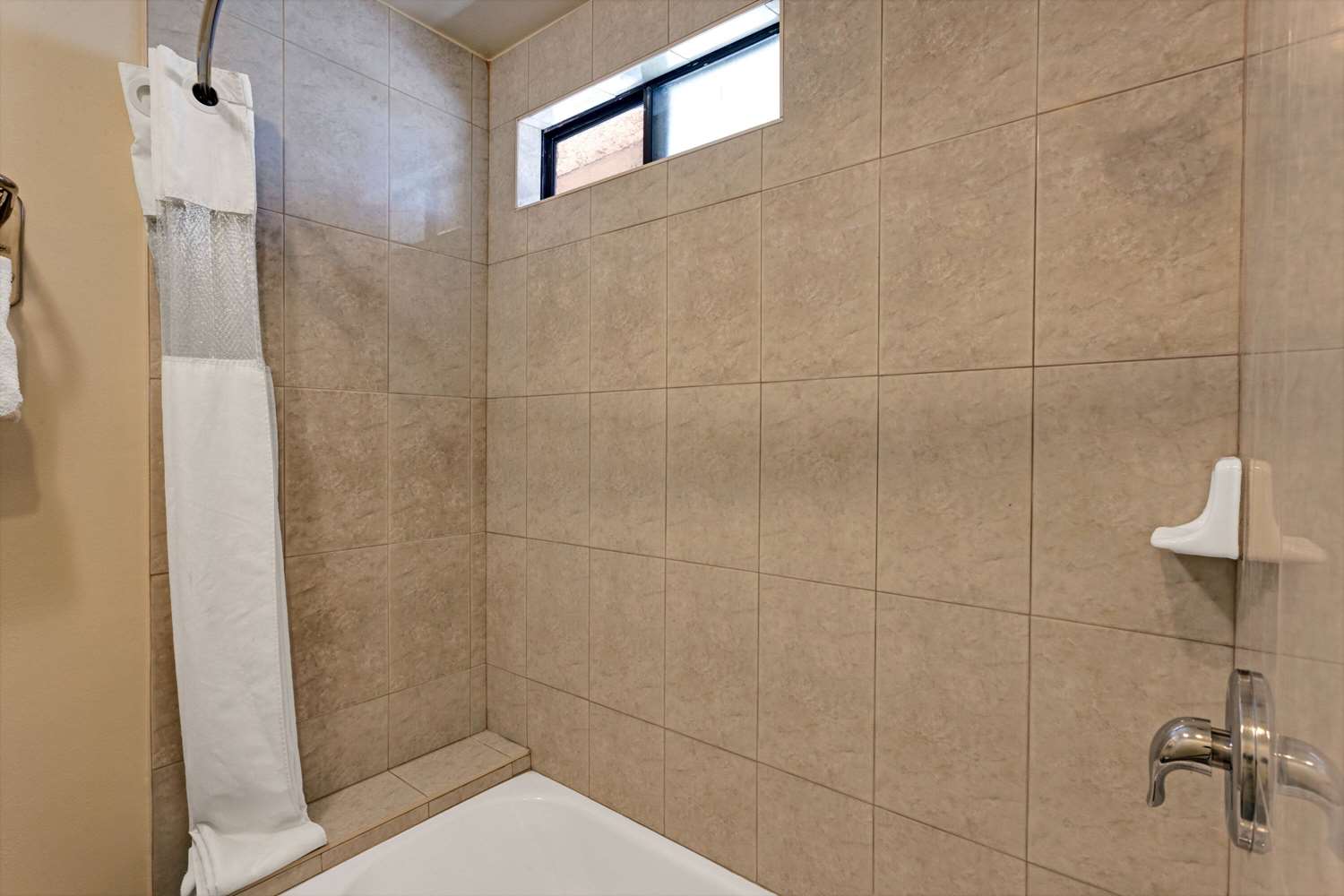Travelodge By Wyndham Pasadena Central 5/6