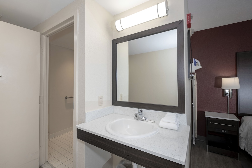 Red Roof Inn Leesburg 15/34