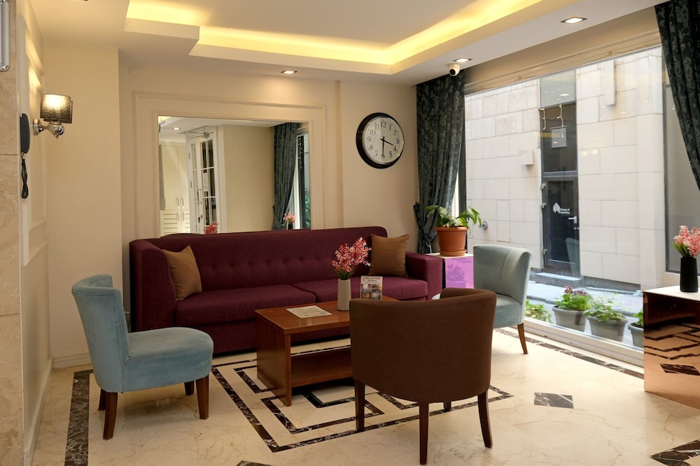 Pera Arya Hotel 53/71