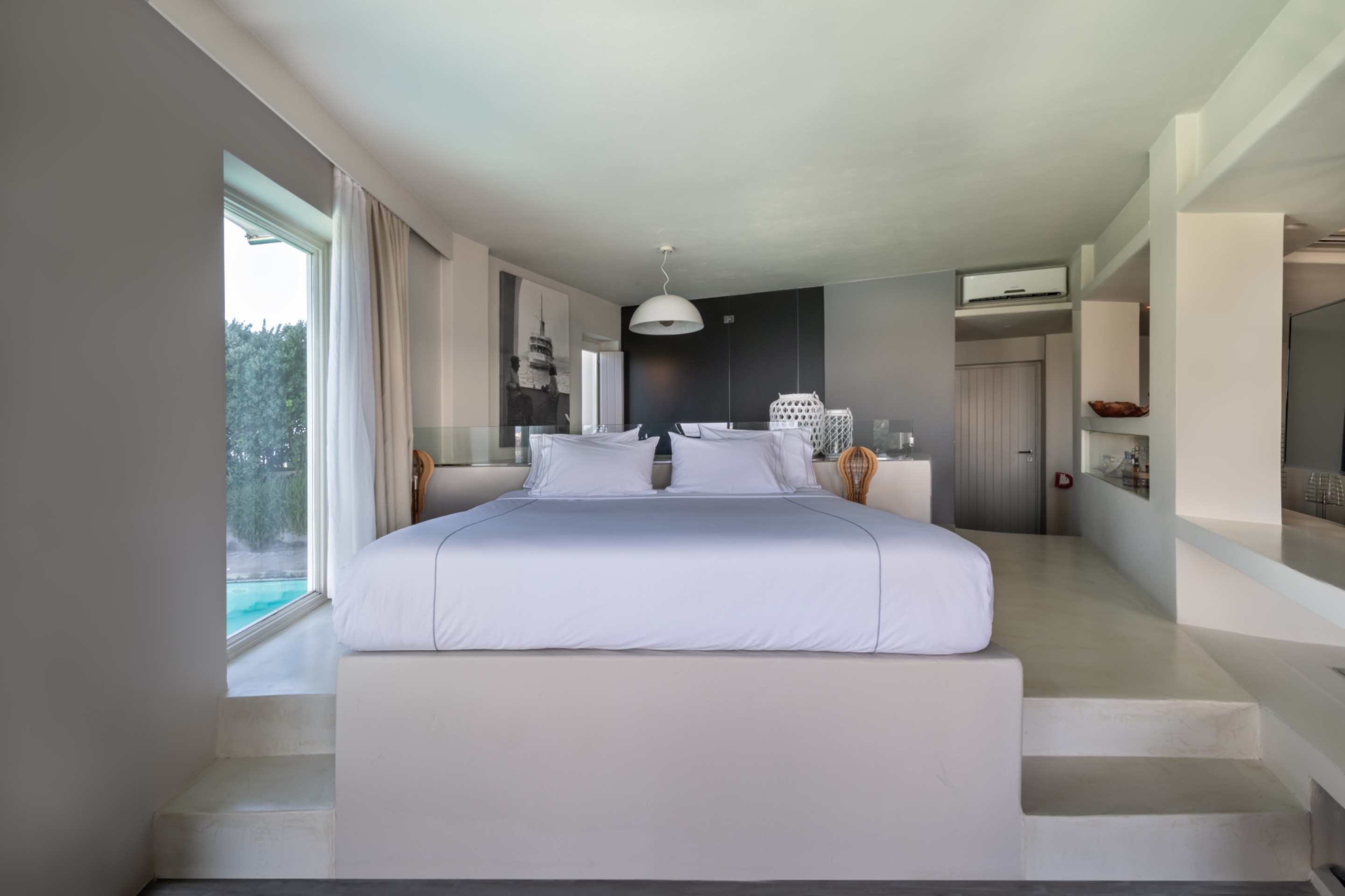 Room at West East Suites - Adults Only, SANTORINI