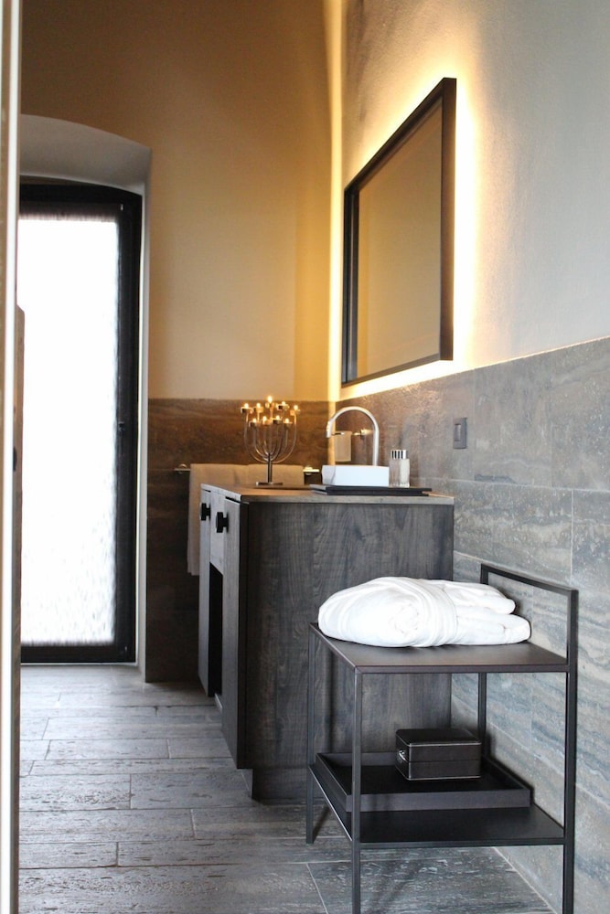 Podere Castel Merlo Resort 32/34