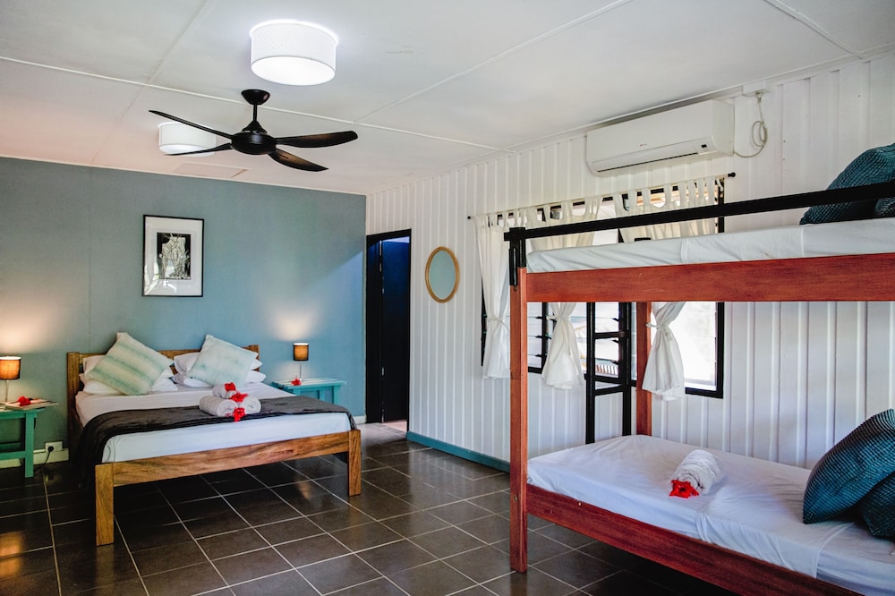 Turtle Bay Lodge 9/67