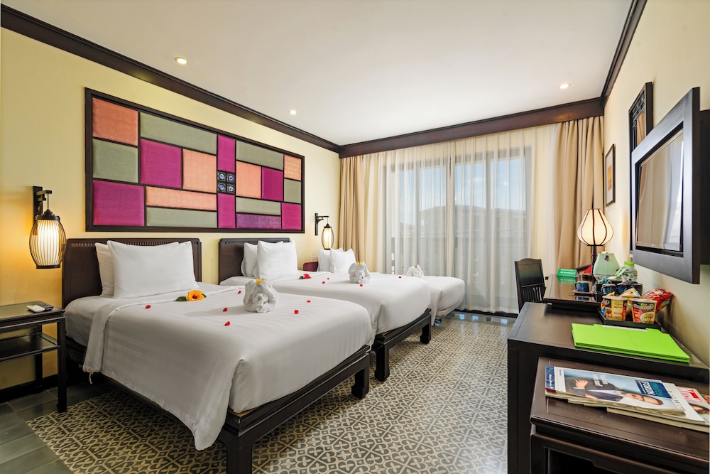 Deluxe, Twin Beds, Garden or City View, Balcony