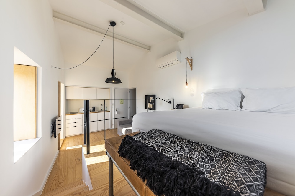 SAPIENTIA BOUTIQUE HOTEL 24/73