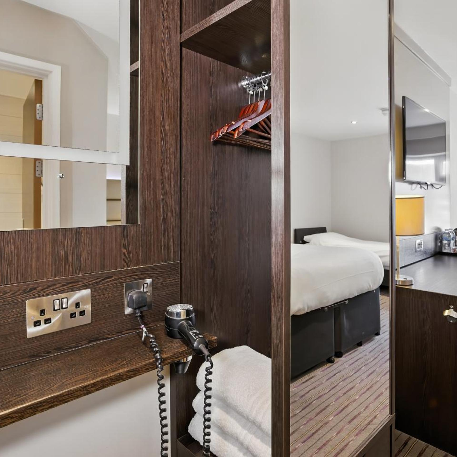 Premier Inn Coventry East (Ansty) 26/26