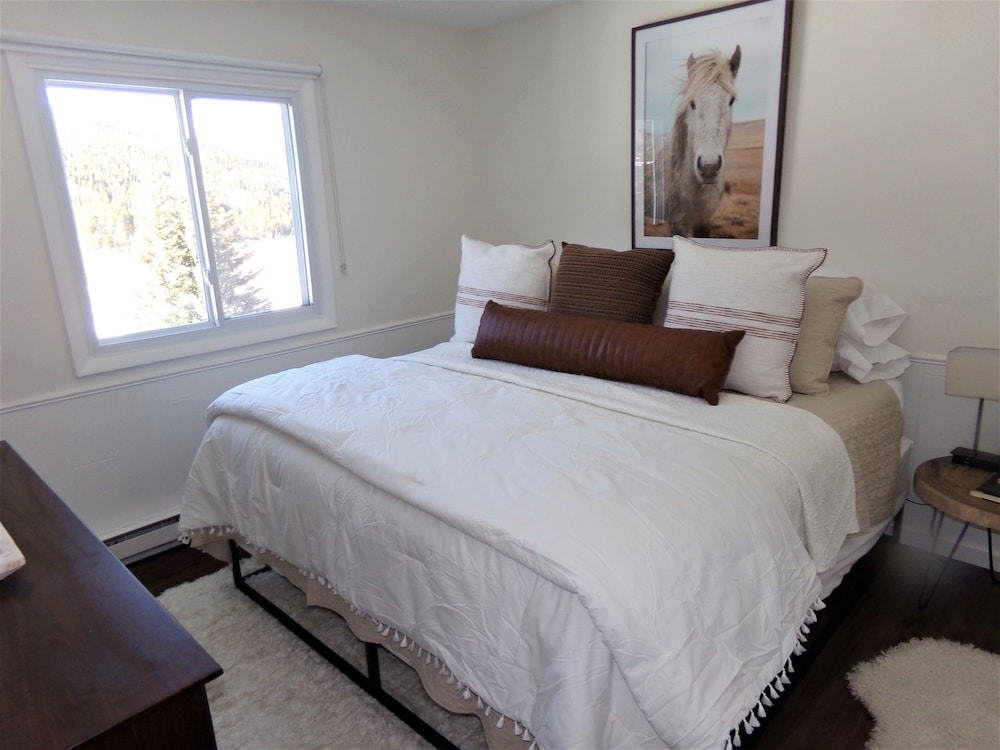Blue River Condos 3 Bed 2 Bath 6/38