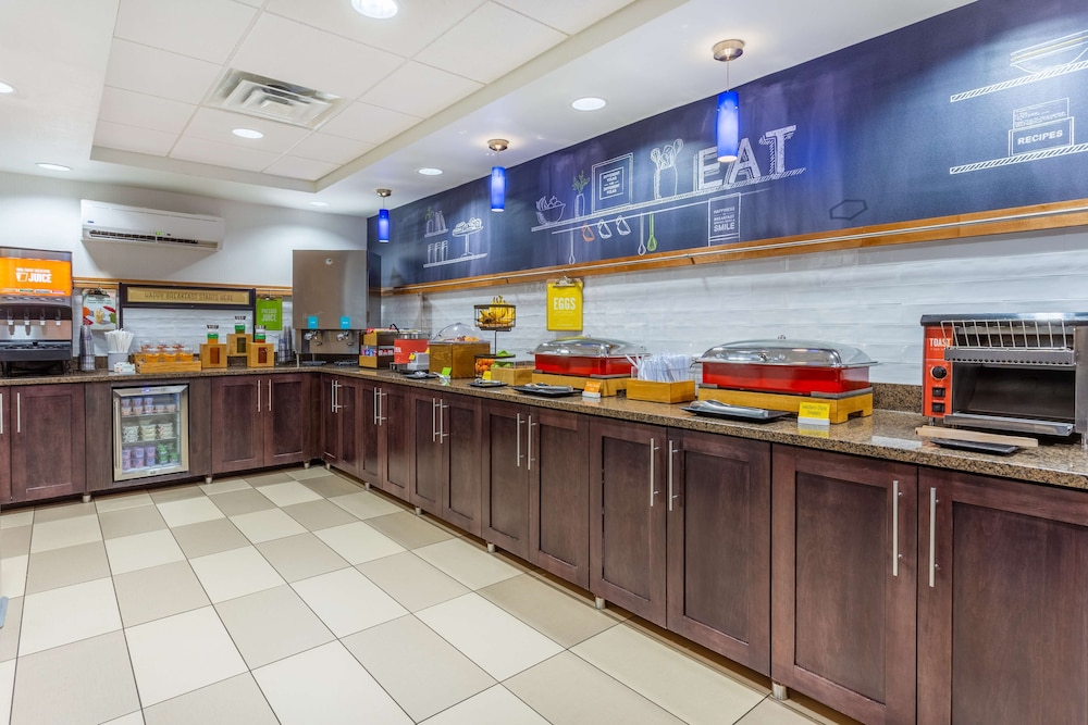 Hampton Inn Sioux Falls 43/52