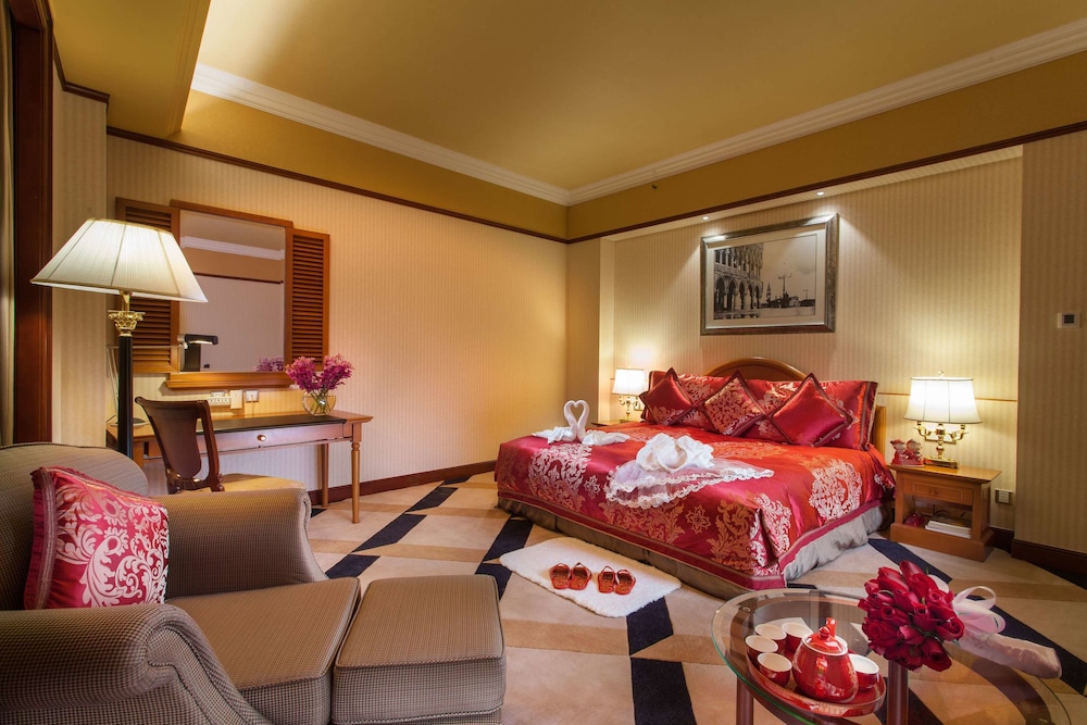 Hotel Indigo Shenzhen Overseas Chinese Town an IHG Hotel 44/78