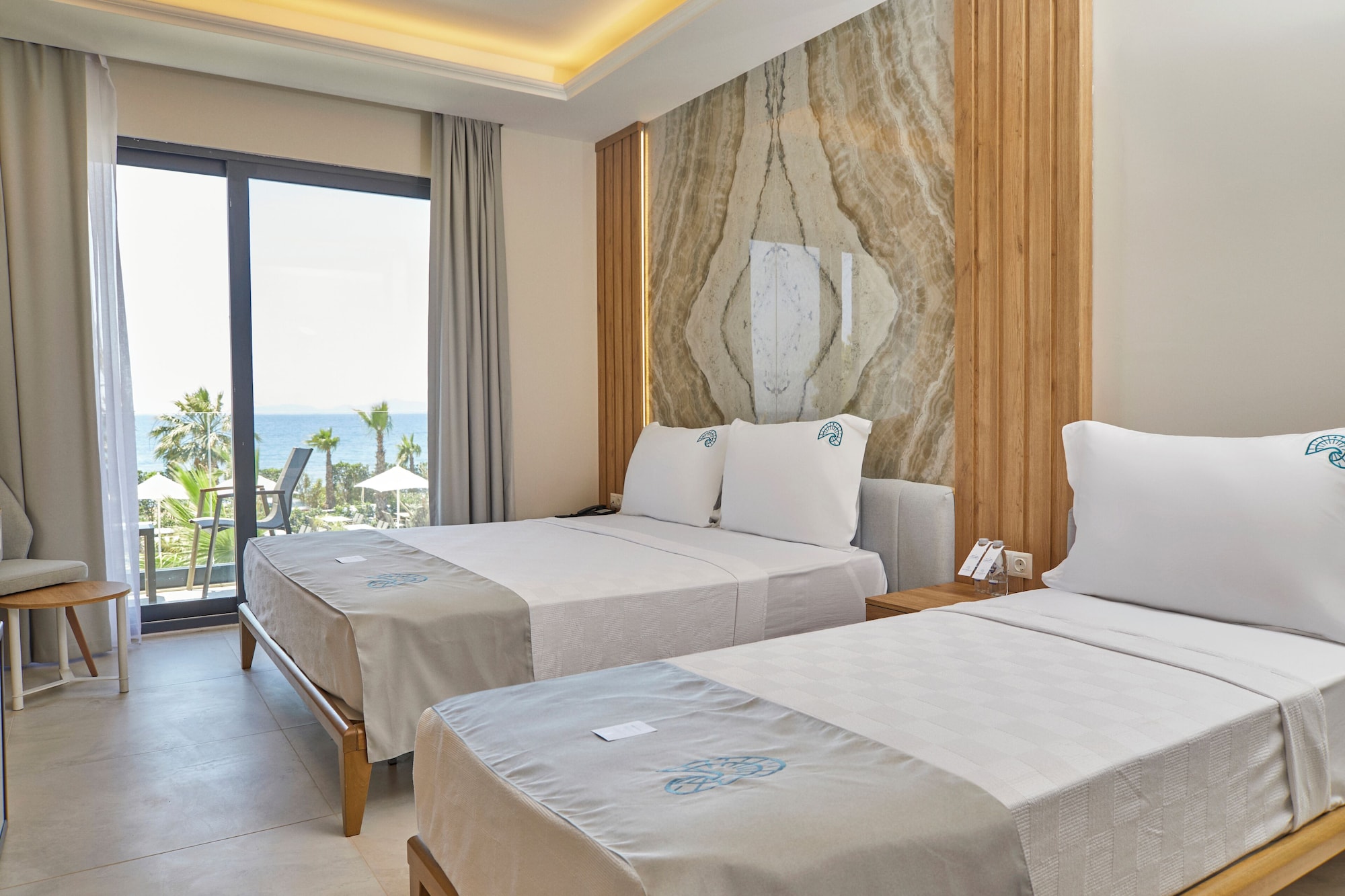 DELUXE, SEA VIEW