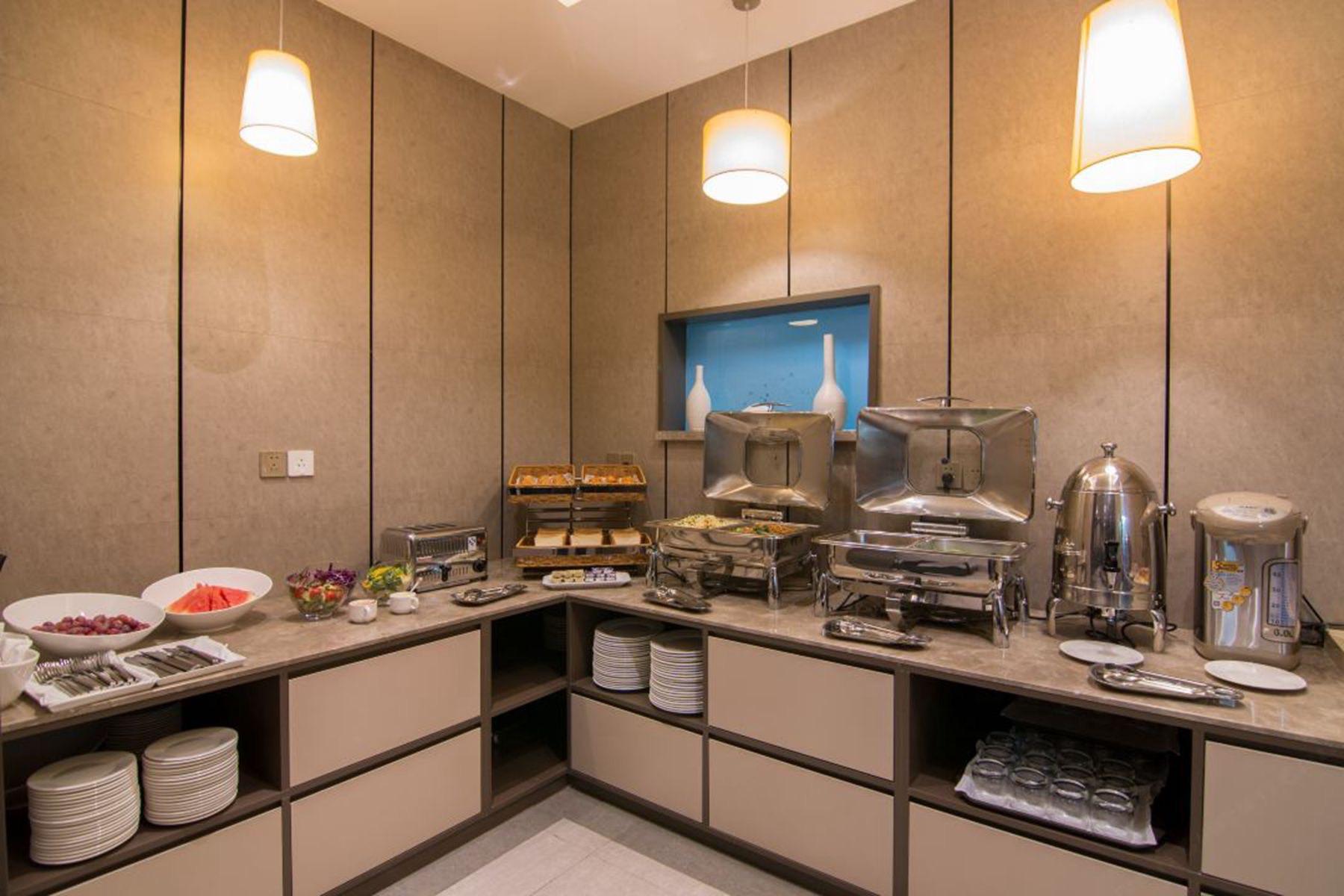 Home Inn Plus (Shanghai Hongqiao Road Metro Station) 25/42