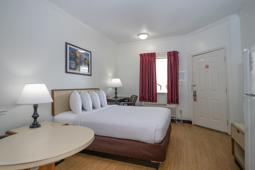 Contempra Inn 24/57
