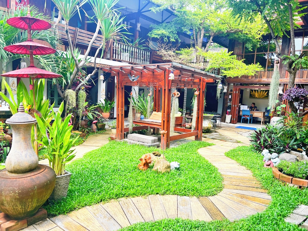 Pao Come Boutique House 69/79