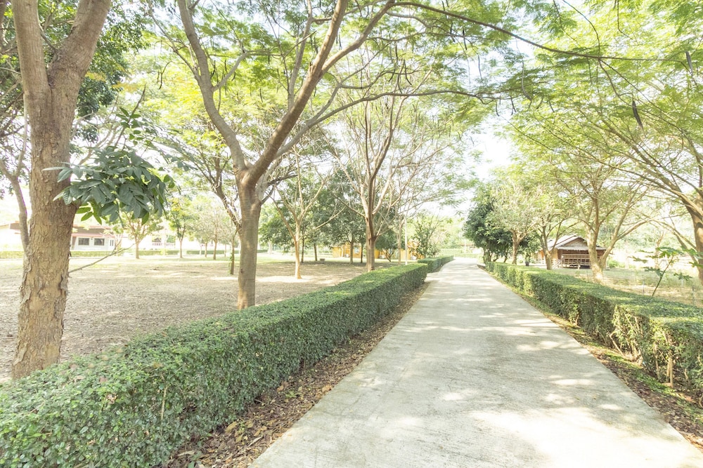 OYO 75359 Thaiburi Thara Resort 32/43