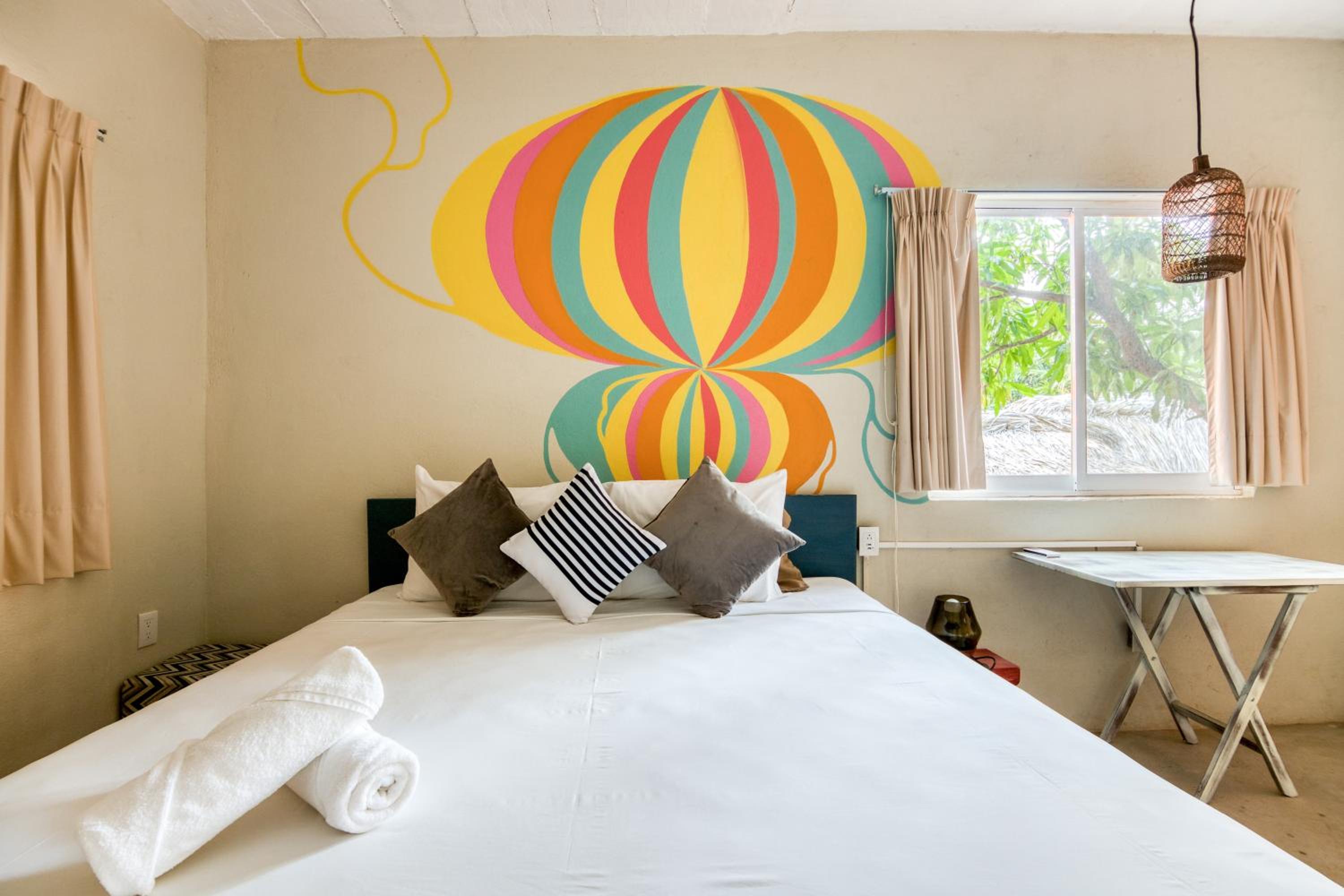 Room, Quadruple