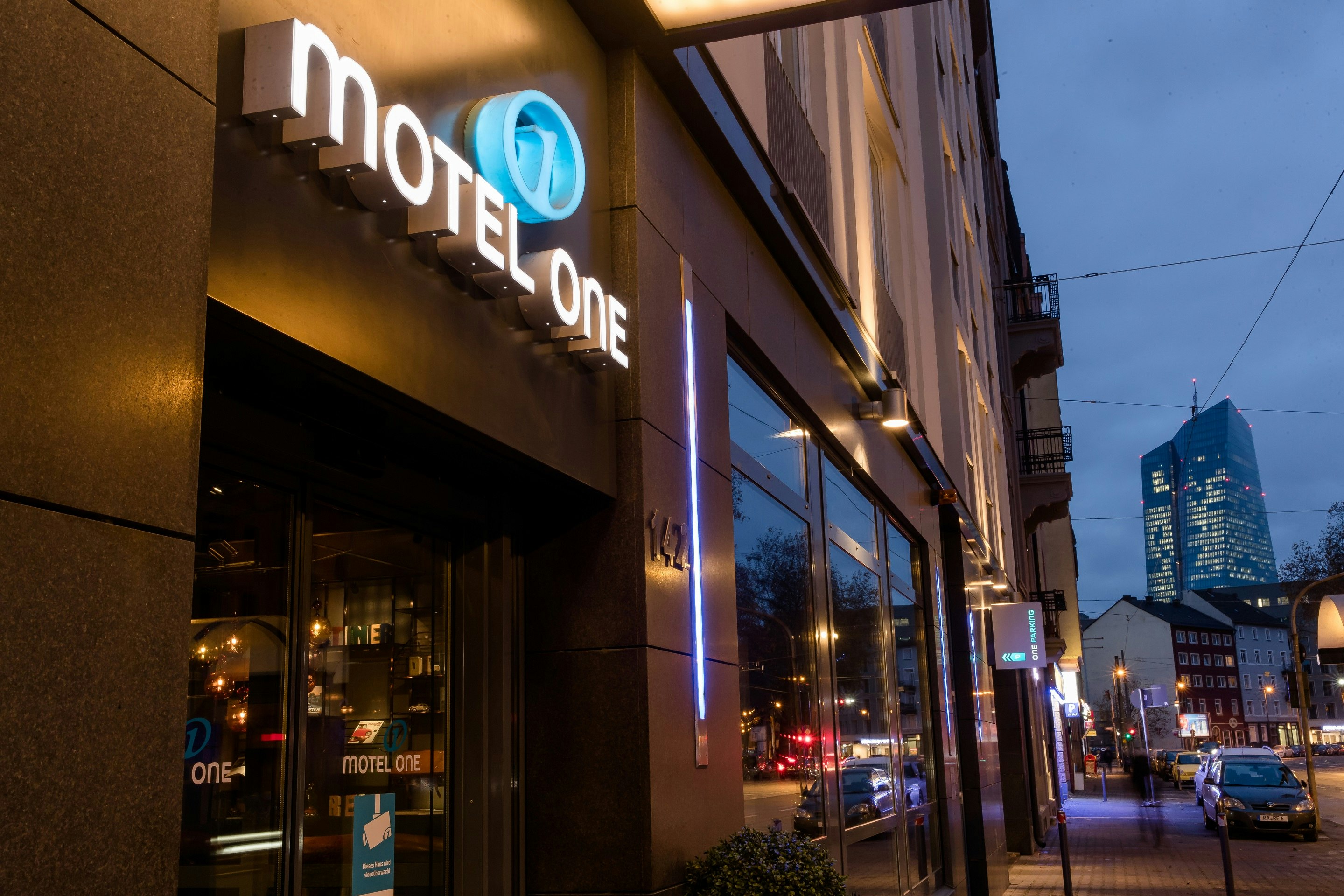 Hotel Motel One Frankfurt-East Side 1/20