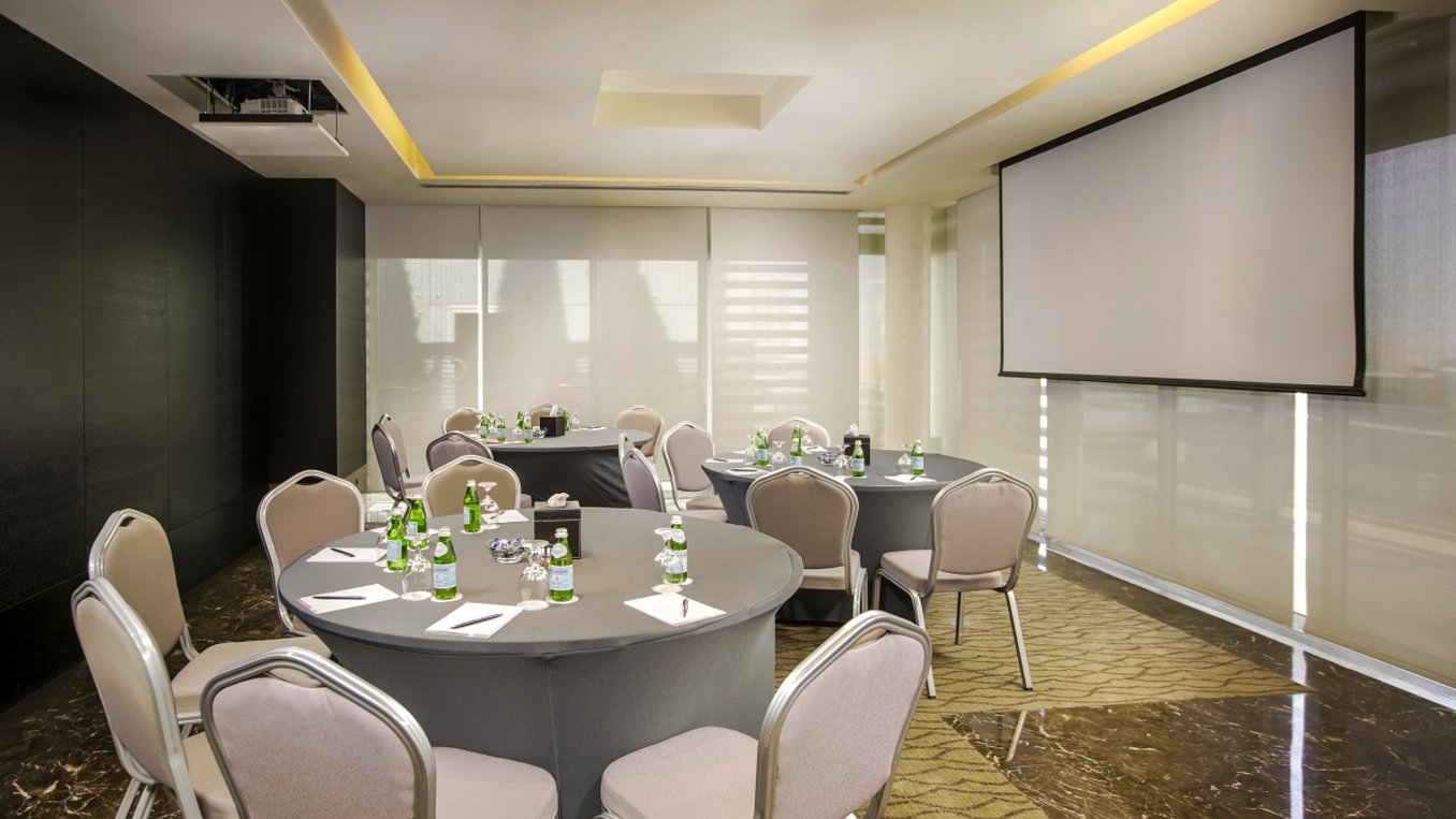 The Abdali Boulevard Hotel 40/50