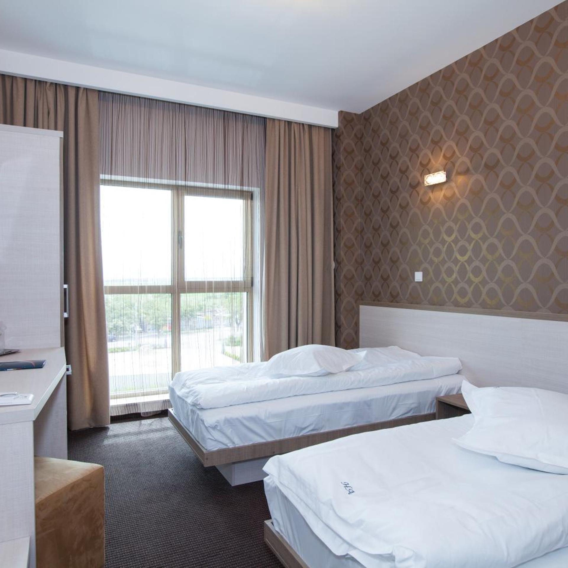 Albert Hotel 15/53