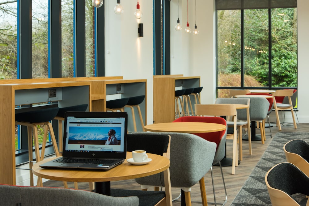 HOLIDAY INN EXPRESS BIRMINGHAM NEC 49/73