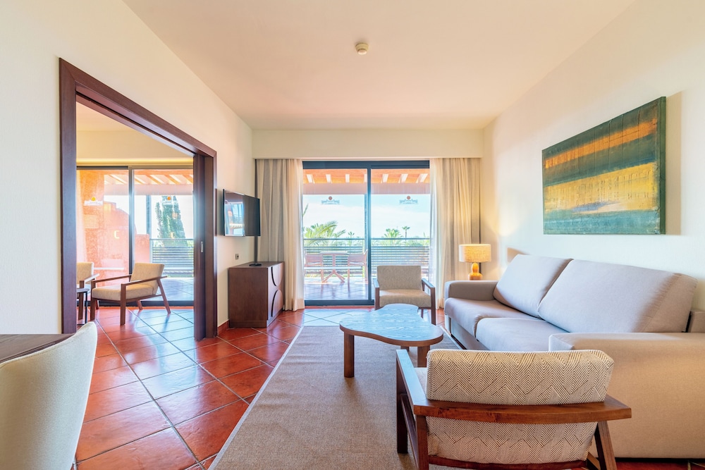 Puerto Antilla Grand Hotel 8/40