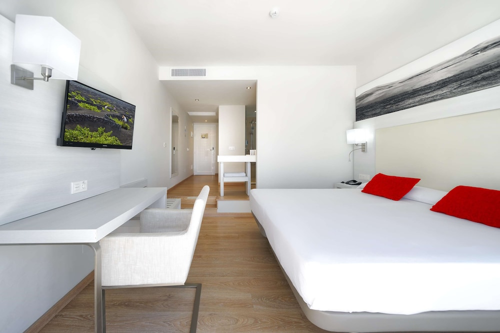 Aequora Lanzarote Suites 23/67