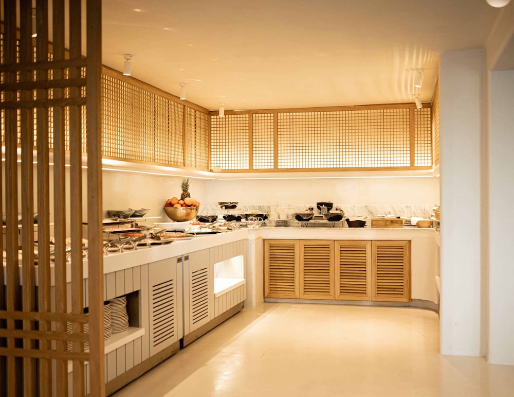 Pilos Suites 50/50