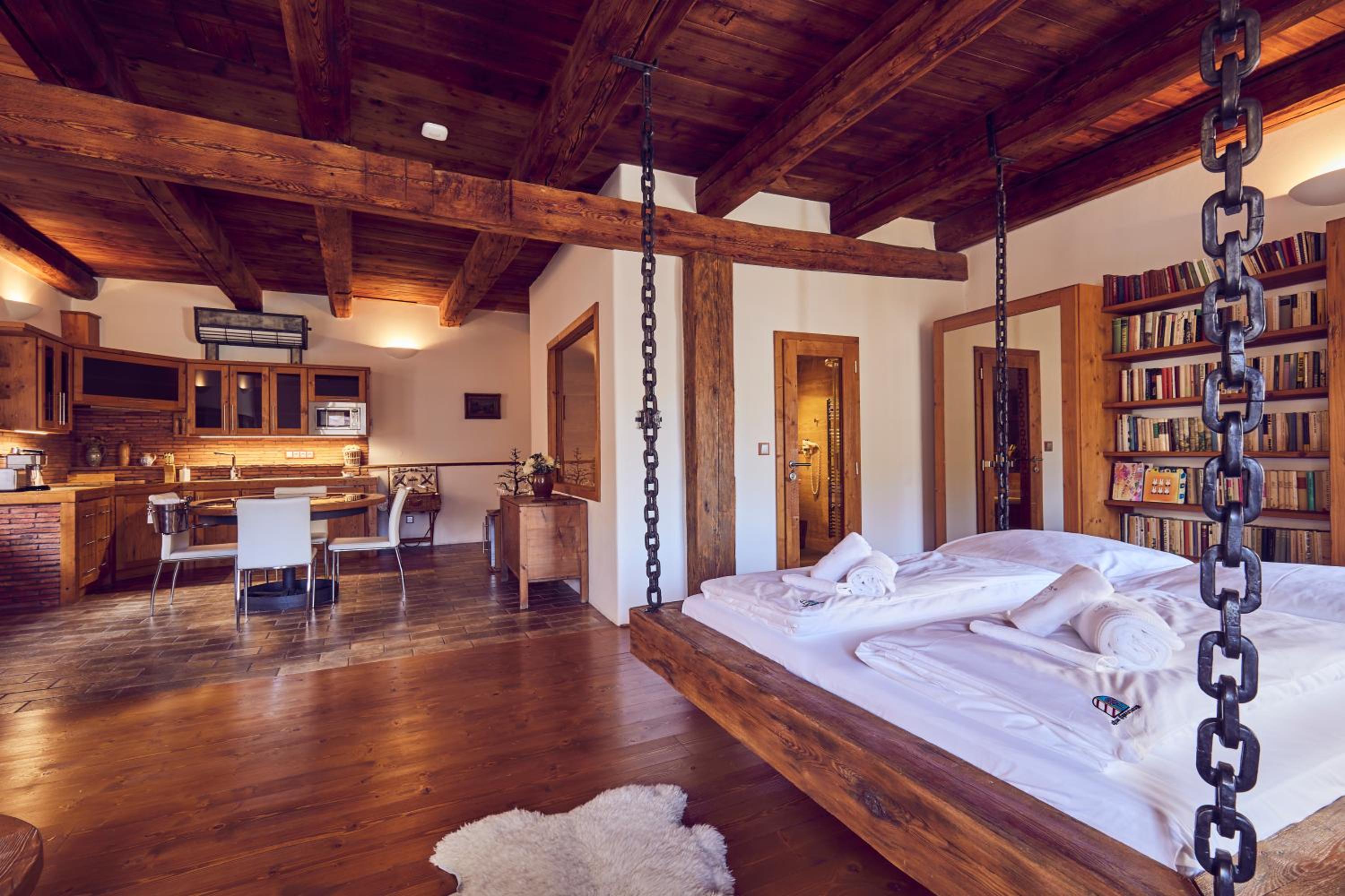 Apartment, Castle View