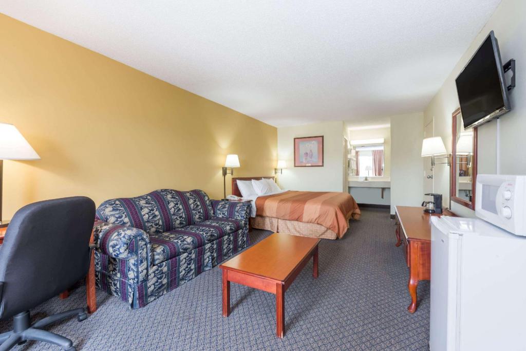 Days Inn By Wyndham Fort Payne 25/27