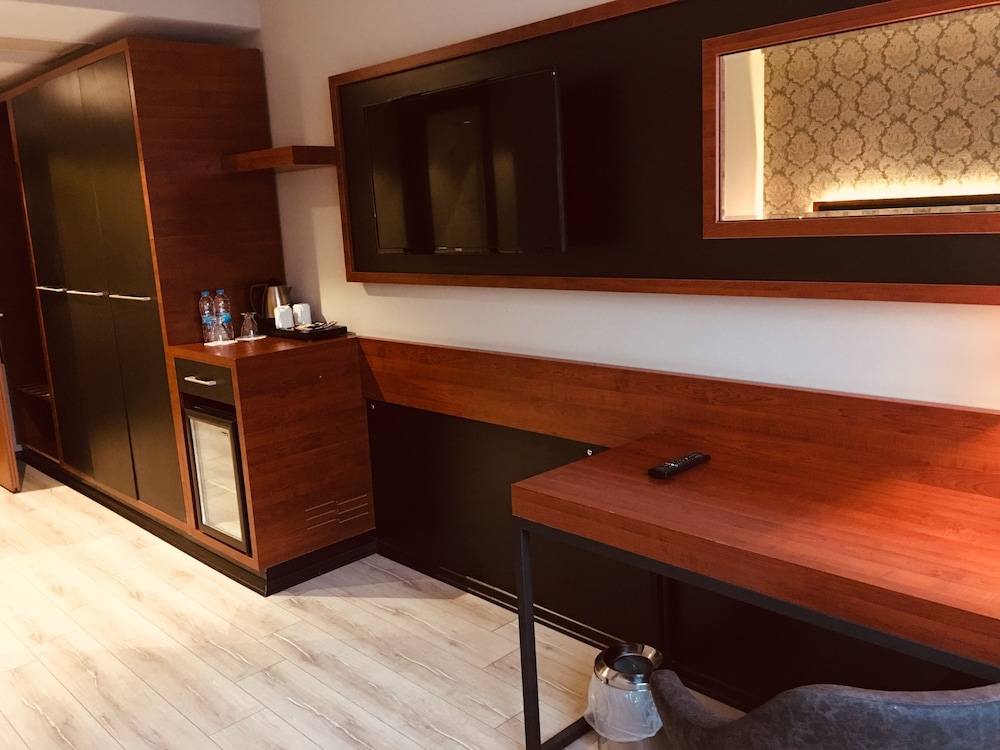 Grand Vaves Hotel 22/58