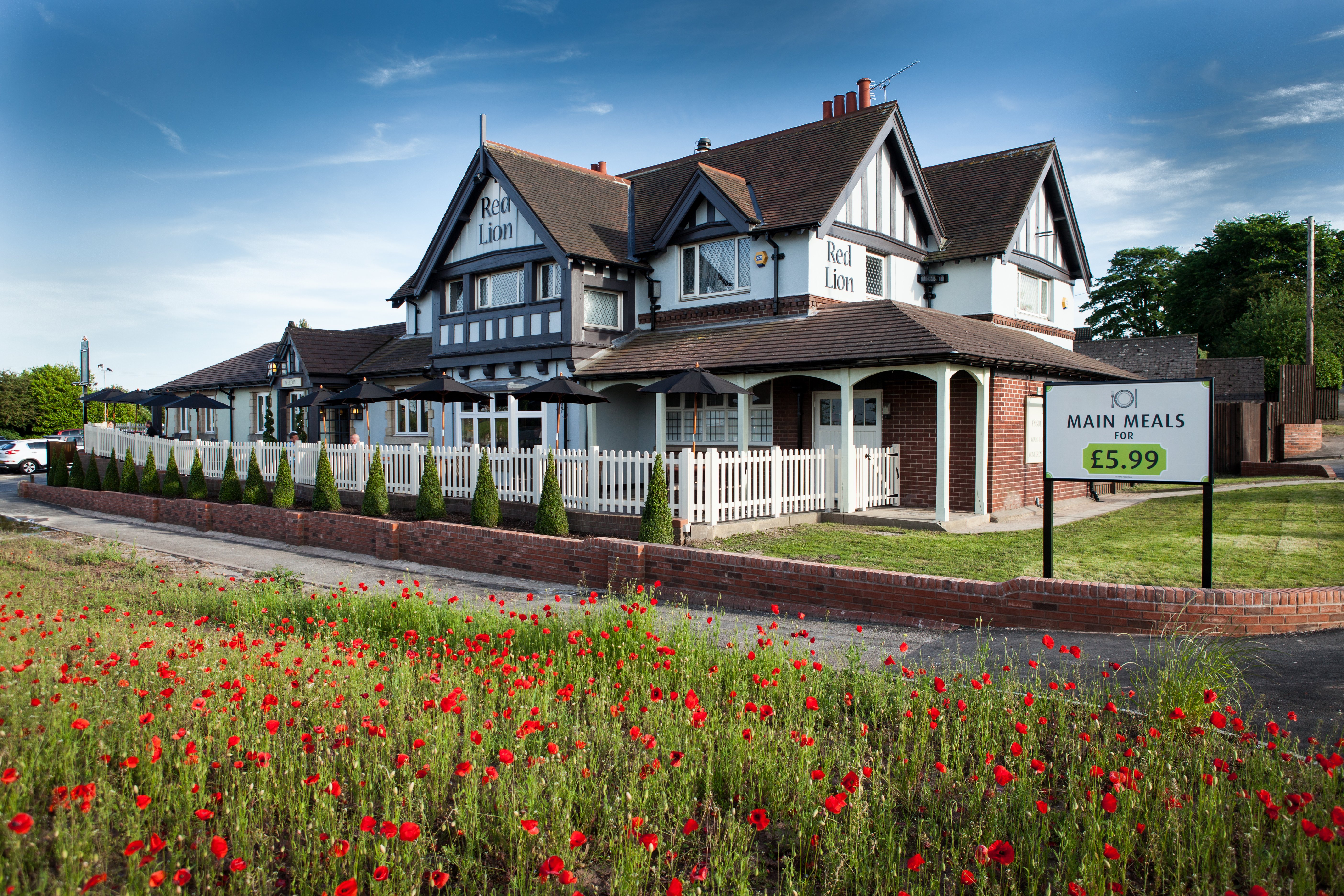 The Red Lion 44/46