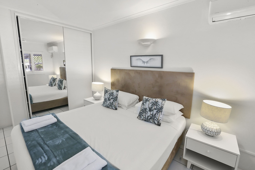 Agincourt Beachfront Apartments 13/72