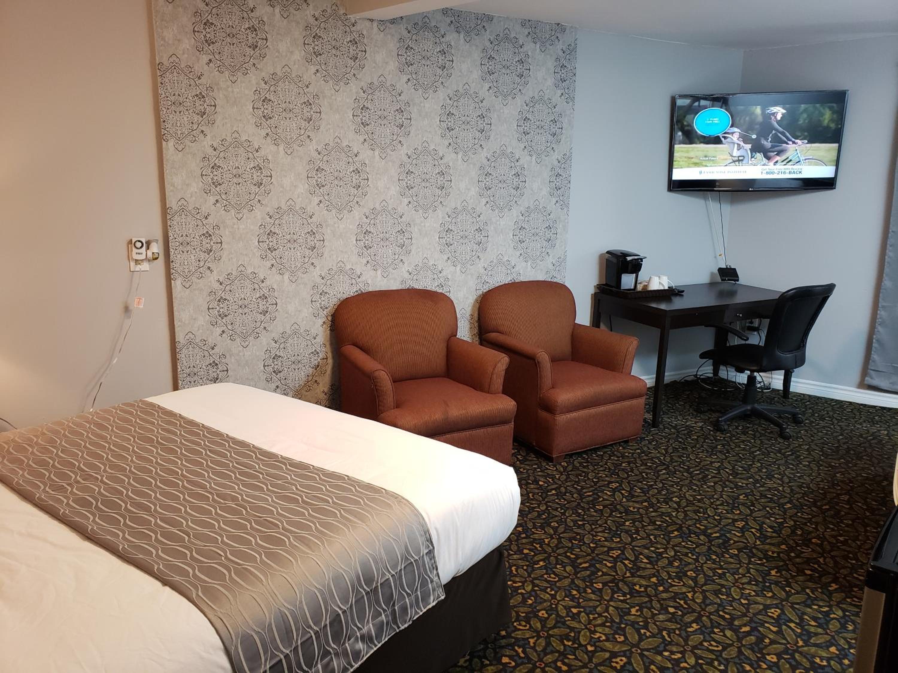 Regency Inn & Suites 17/33