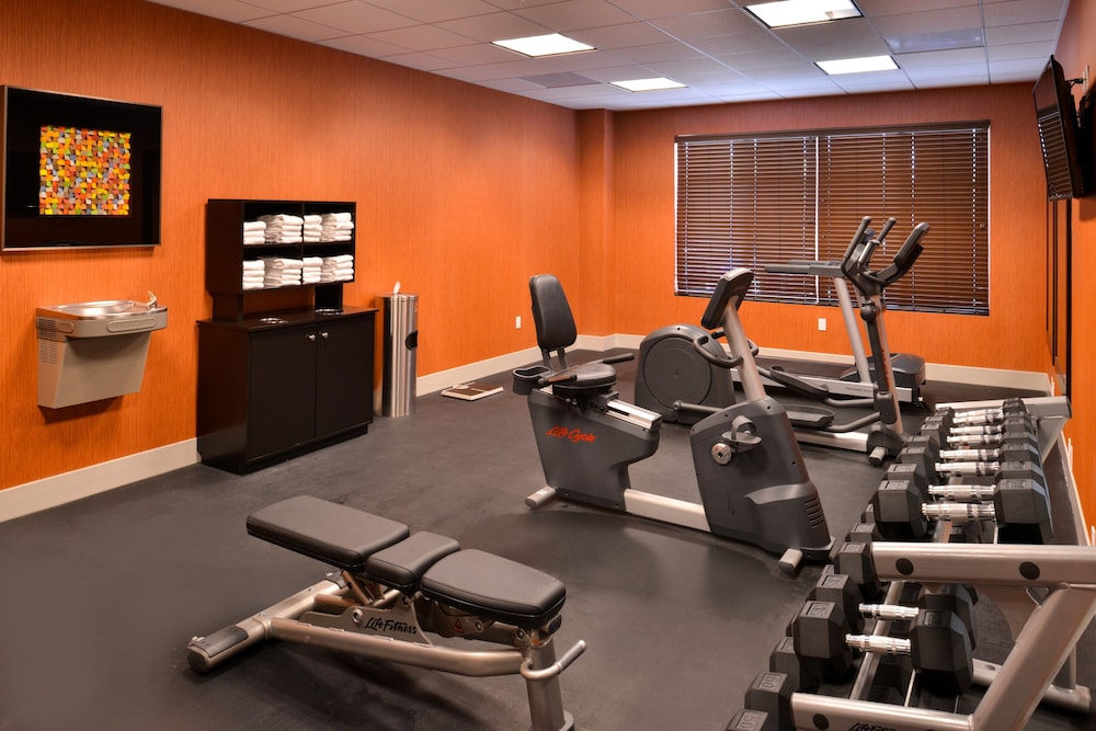 Holiday Inn Express Amp Suitesloma Linda San Bernardino S 34/63