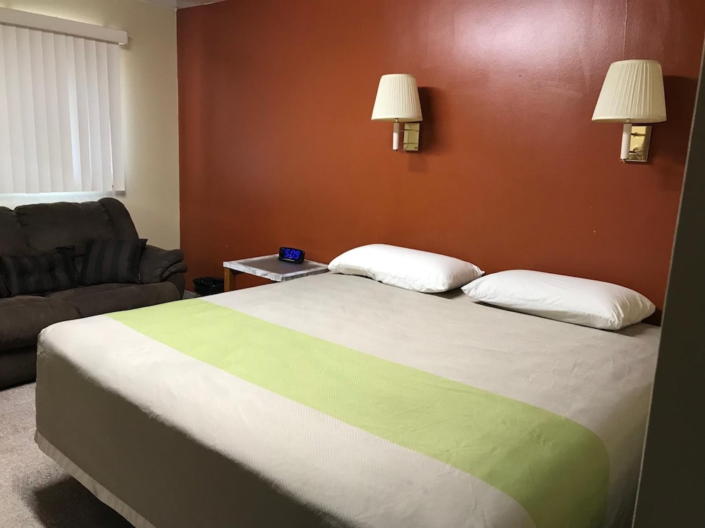 Motel Grand 9/56