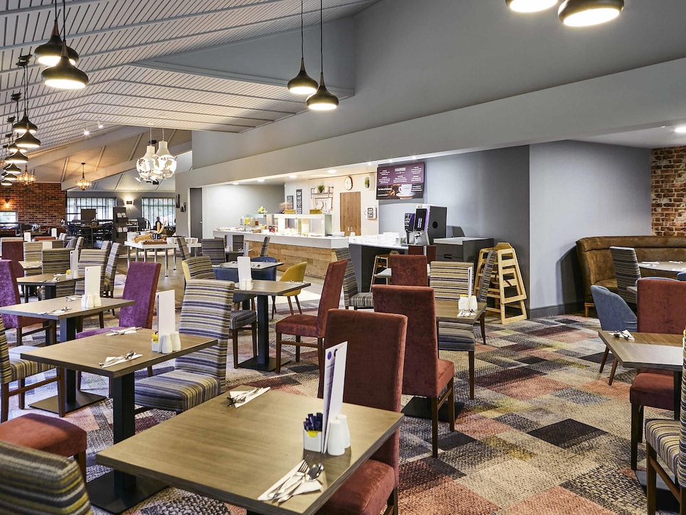 NOVOTEL MANCHESTER WEST 28/48