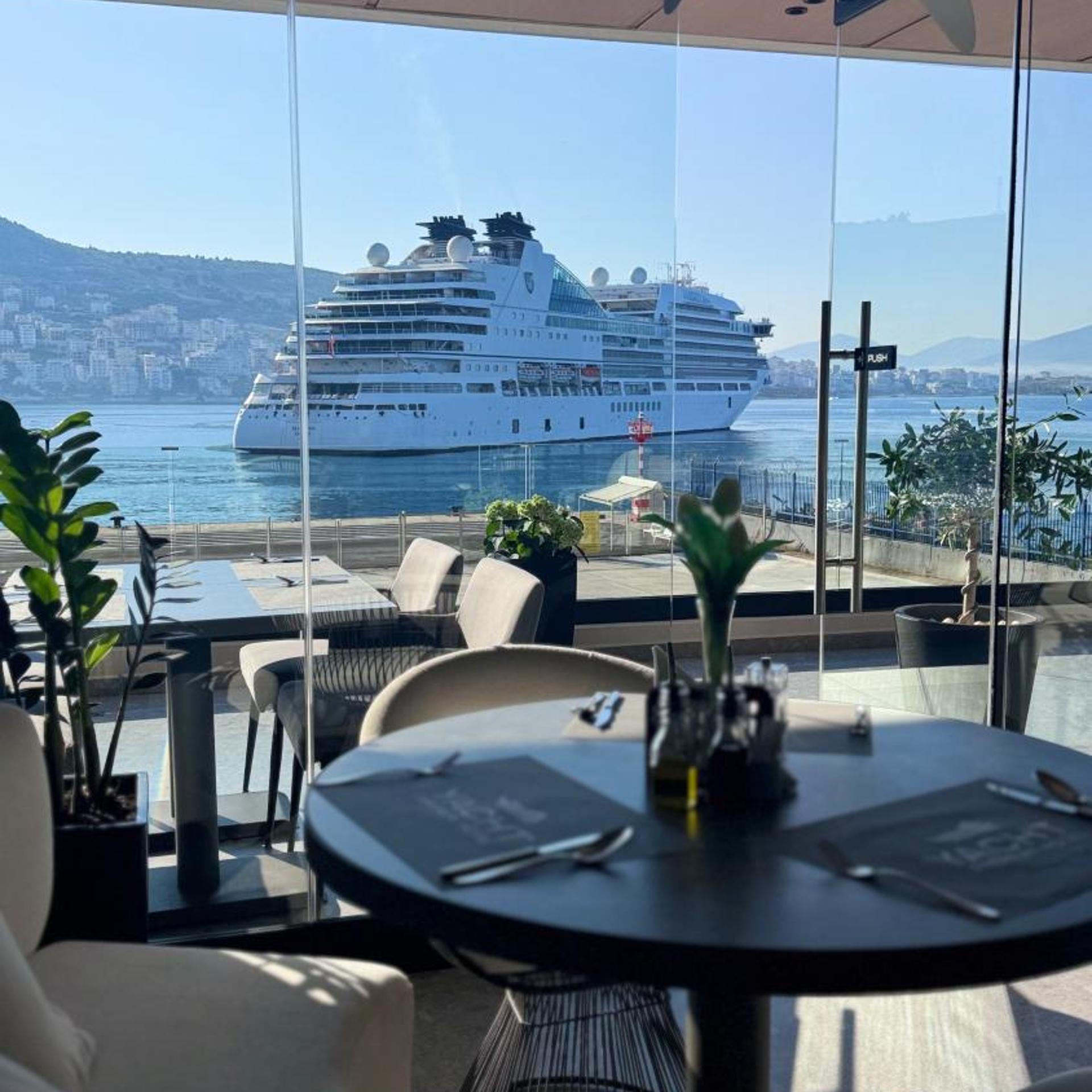 Yacht Premium Hotel 35/50