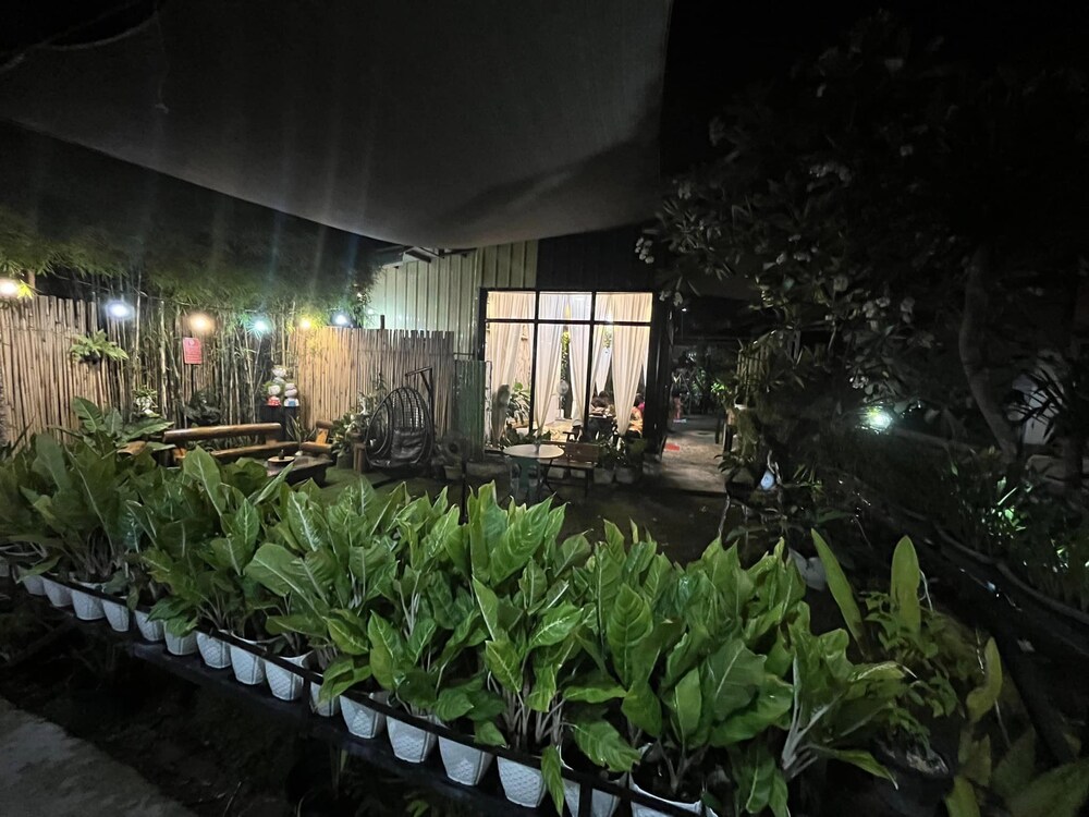Manora Apartments And Guest House 35/66