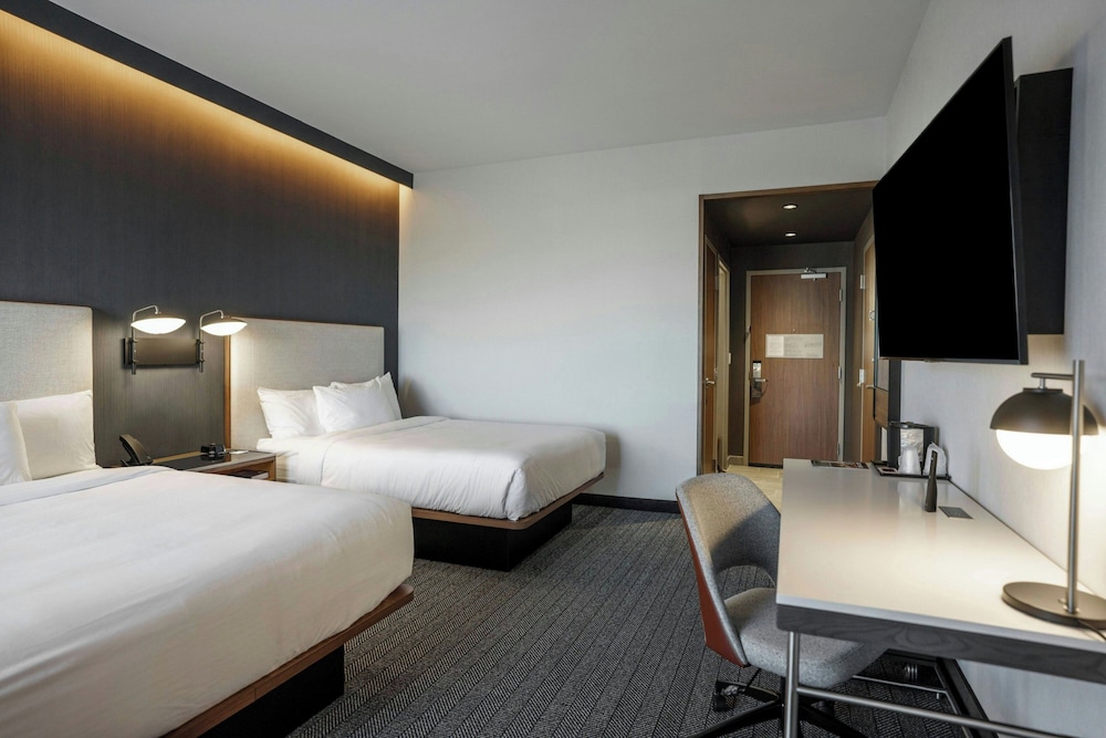 Courtyard by Marriott Madison 16/49