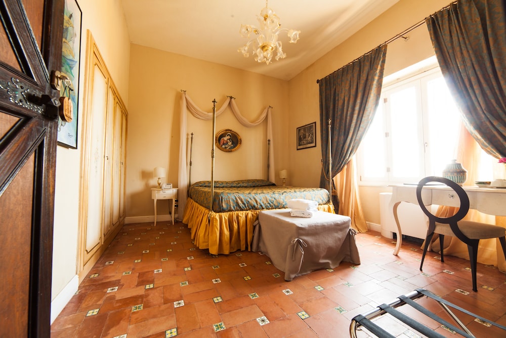 HOTEL VILLA DORATA, ETNA 6/44