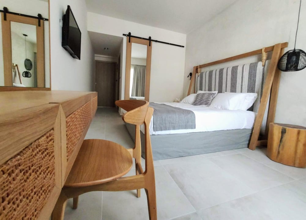 Pedi Beach Hotel 17/59