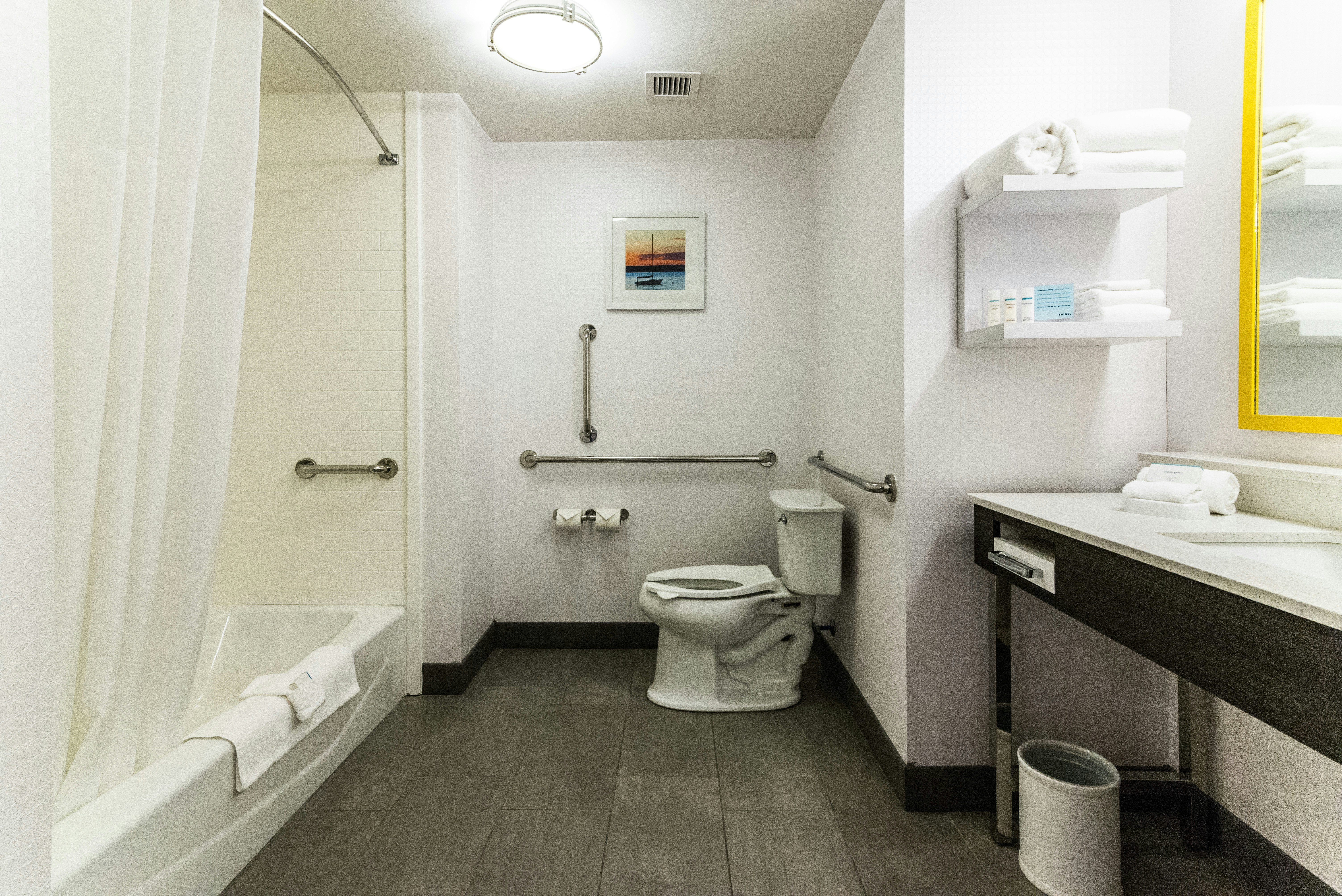 Hampton Inn Suites Allen Park 40/41