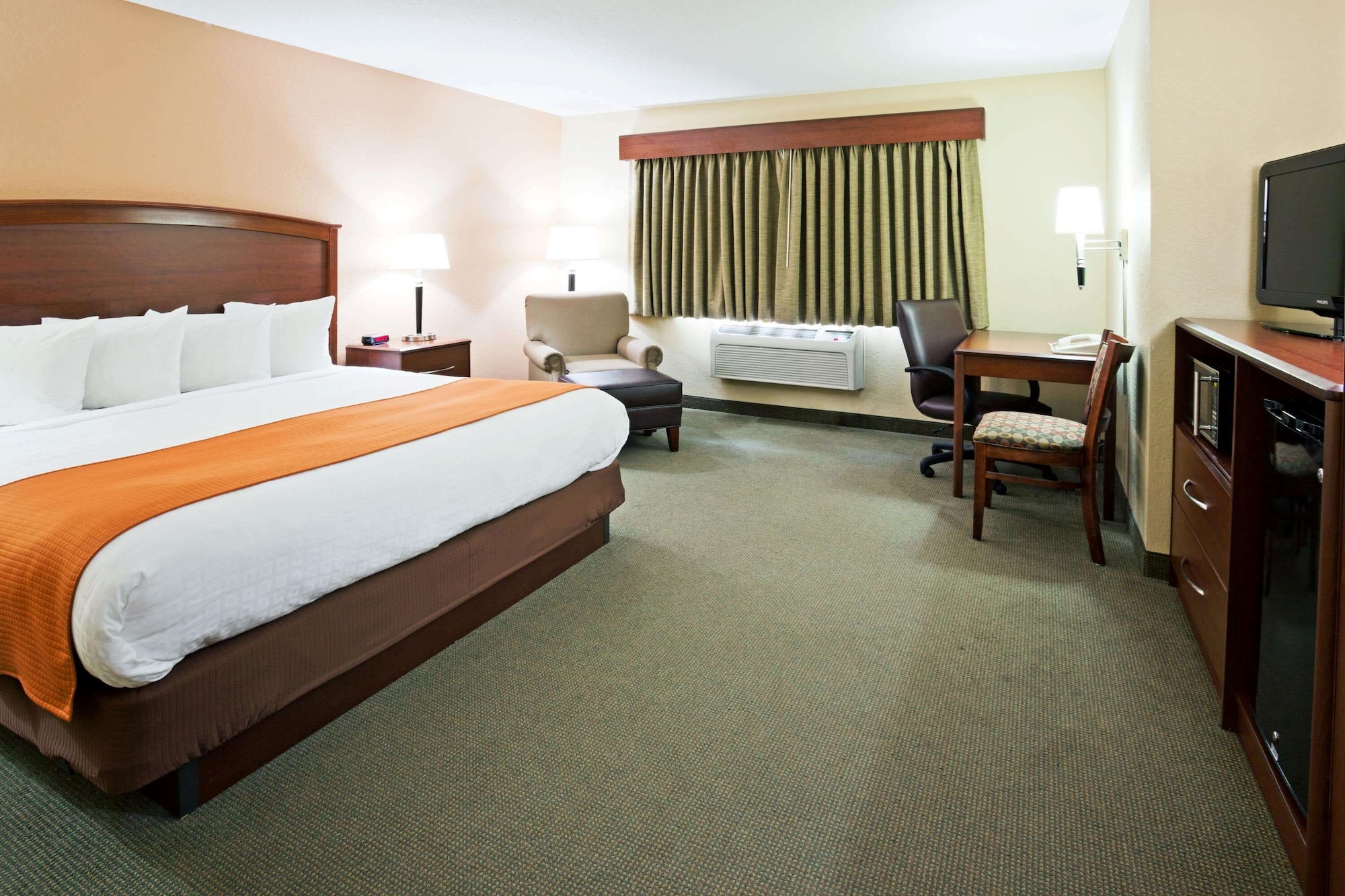 ROOM, KING BED, ACCESSIBLE